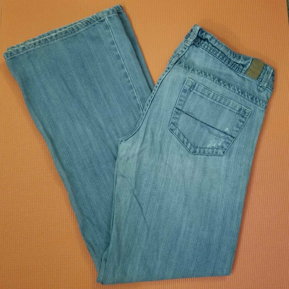 Light Wash Wide Leg Lowrise Jeans - Picture 3 of 4